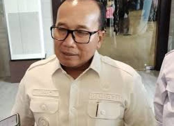 Photo of Sujiwo Cepat Atasi Kelangkaan Solar, Terbitkan Surat Pengambilan BBM