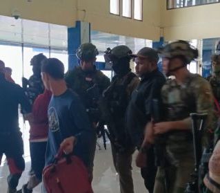 Satgas Yon Parako 466 Pasgat dan Satgas Damai Cartenz Ringkus Wakil Komandan Batalyon HSSBI Kodap XVI di Yahukimo