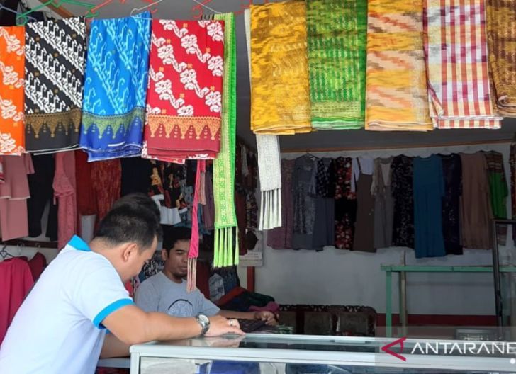Photo of Benang yang Menjaga Ingatan Warisan Tenun Sambas Mendunia