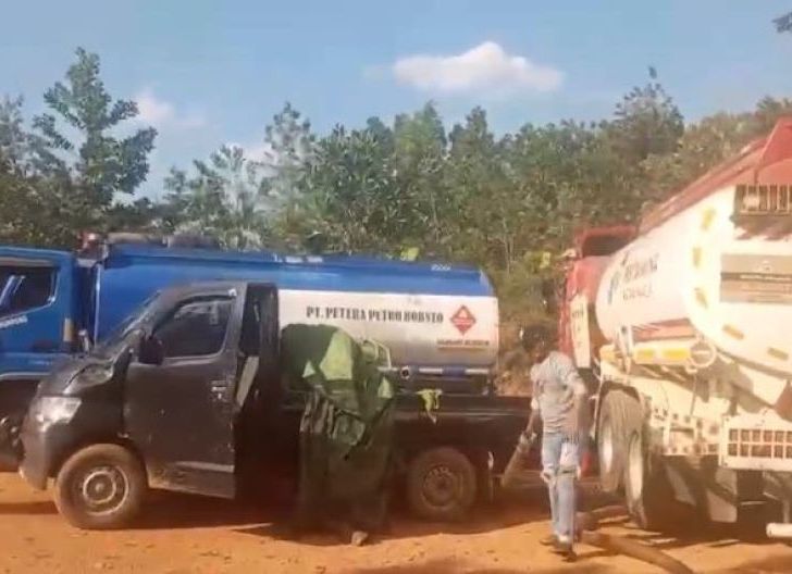 Photo of Pertamina Investigasi Dugaan Pemindahan BBM dari Mobil Tangki di Kalbar