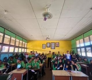 Edukasi Safety Riding Astra Motor Kalbar Tanamkan Budaya Cari_aman di SMPN 1 Sungai Kakap dan SMKN 1 Sungai Kakap