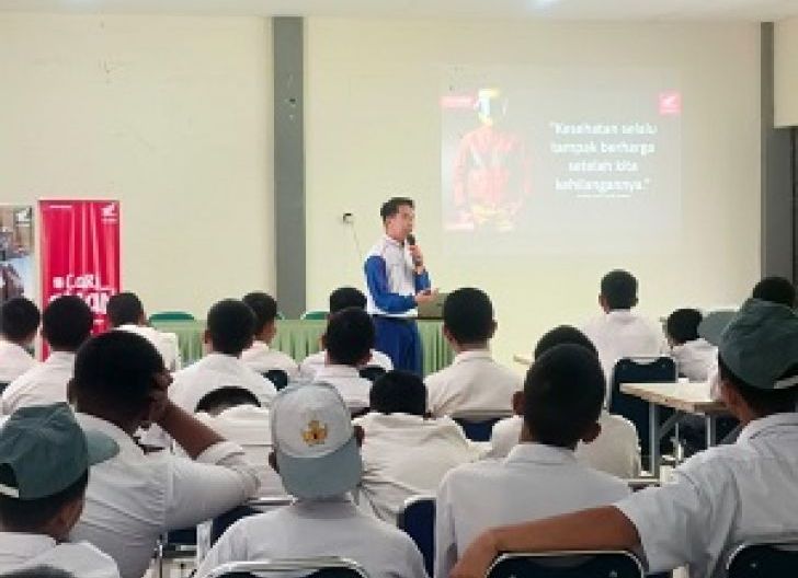 Photo of Astra Motor Kalbar Gelar Edukasi Keselamatan Berkendara bagi Siswa SMPN 1 Sungai Kakap 