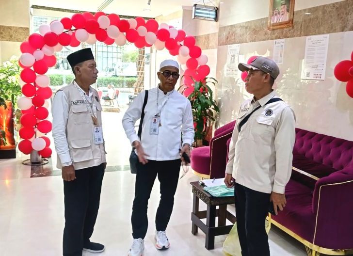 Photo of Apresiasi Persiapan Haji 2026, Anggota DPR RI Dapil Kalimantan Barat Kunjungi Jemaah Asal Kalbar