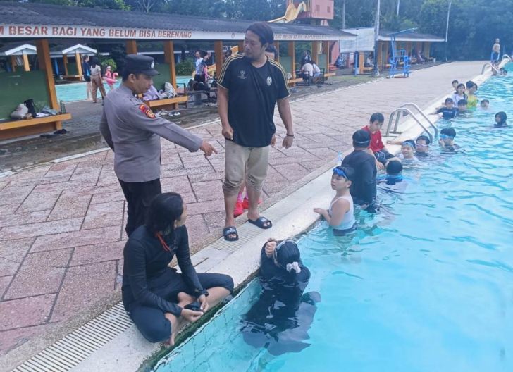 Photo of Jari Pengunjung Diamputasi, Pengelola Kolam Renang Oevang Oeray Diduga Lalai dan Cuci Tangan