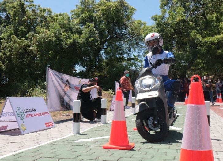 Photo of Bahasa Gen Z untuk Edukasi Safety Riding 