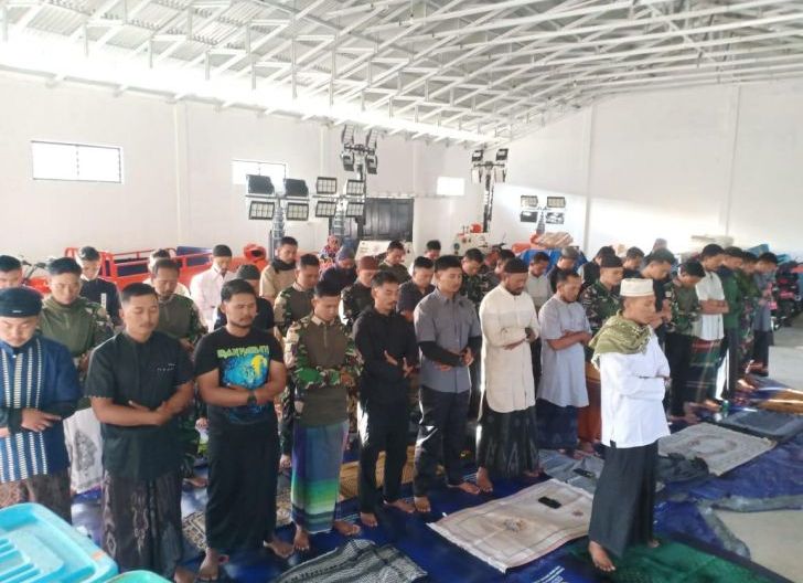Photo of Di Tengah Operasi Papua, Satgas Yon Parako 466 Pasgat Laksanakan Ibadah Idul Adha Dengan Sederhana