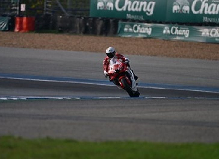 Photo of Pembalap Belia AHM Ukir Prestasi Internasional Lewat Honda NSF250R 