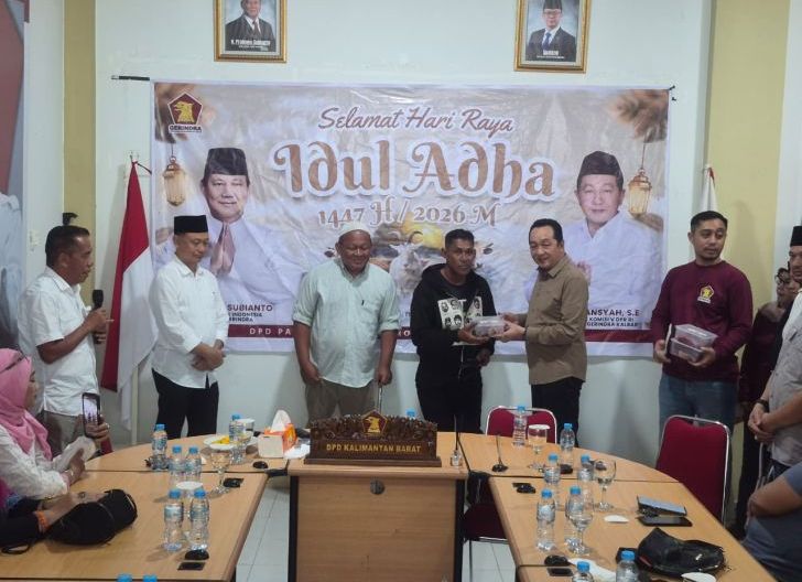 Photo of Daging Dibagikan untuk Disabilitas, Gerindra Kalbar Sembelih 52 Sapi dan 8 Kambing Kurban