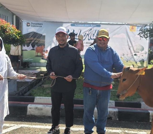 PLN UID Kalbar Tebar Kepedulian Idul Adha, Salurkan 3.437 Kantong Daging Kurban untuk Masyarakat