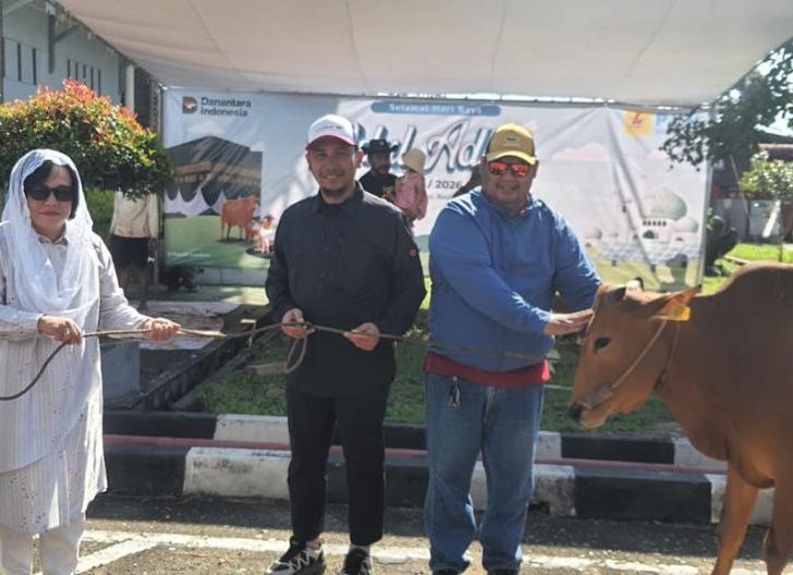 Photo of PLN UID Kalbar Tebar Kepedulian Idul Adha, Salurkan 3.437 Kantong Daging Kurban untuk Masyarakat