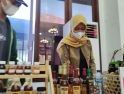 Saat Lebah Hutan Menggerakkan Ekonomi Perbatasan