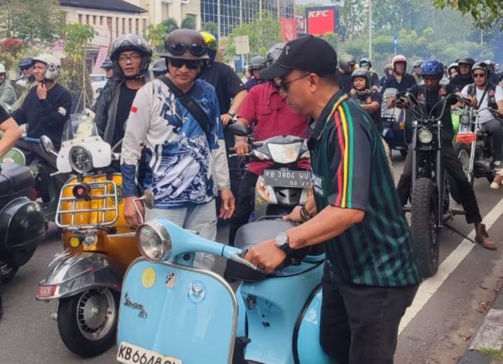 Photo of Wagub Kalbar Pakai Pinjam Vespa Super Bruder Steph, Momen Solidaritas Warnai Pontianak Mods Mayday 2026