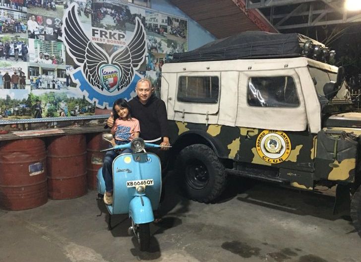 Photo of Kisah Keakraban Lintas Generasi: Dari Pangkuan Bruder Steph ke Dunia Vespa, Kedekatan Coy dengan Pendiri FRKP West Borneo Vespa Lovers Jadi Inspirasi