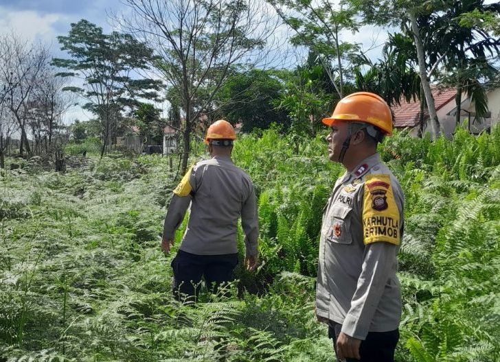 Photo of Tim Siaga Karhutla Satbrimob Polda Kalbar Intensifkan Patroli di Wilayah Rawan Kebakaran