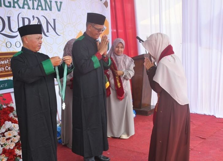 Photo of Wisuda Tahfidz dan Pelepasan Kelas IX Angkatan V SMP IT Ponpes Baitul Quran Sukadana