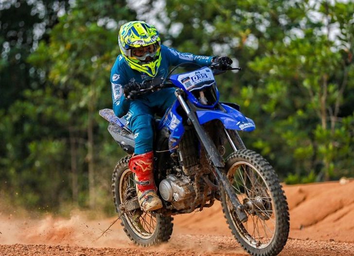 Photo of Night Race Perdana Shell BLU CRU Yamaha Enduro Challenge, Sambangi Kalimantan Barat