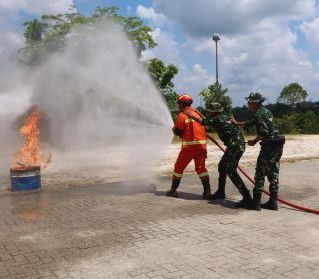 Prajurit Yonif TP 833/BD Asah Kesiapsiagaan Hadapi Bencana Kebakaran