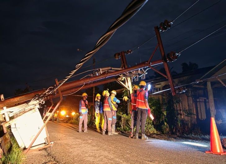 Photo of PLN Gerak Cepat Pulihkan Listrik Pasca Cuaca Ekstrem di Sambas