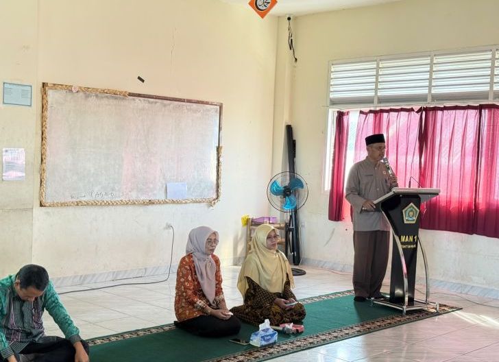 Photo of Siapkan Masa Depan Sejak Dini, MAN 1 Pontianak Gelar Sosialisasi Pemilihan Mata Pelajaran bagi Orang Tua Siswa Kelas X