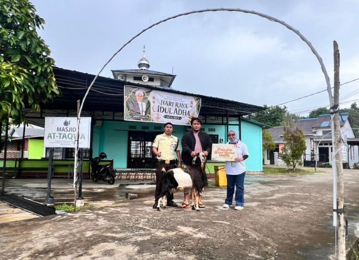 Photo of Rayakan Idul Adha 1447 Hijriah, Astra Motor Kalbar Berbagi Hewan Kurban