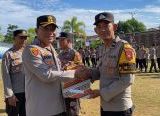 Photo of Polres Singkawang Berikan Penghargaan kepada Bhabinkamtibmas Berprestasi