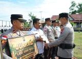 Photo of Polres Bengkayang Beri Penghargaan Desa dan Personel Penggerak Ketahanan Pangan