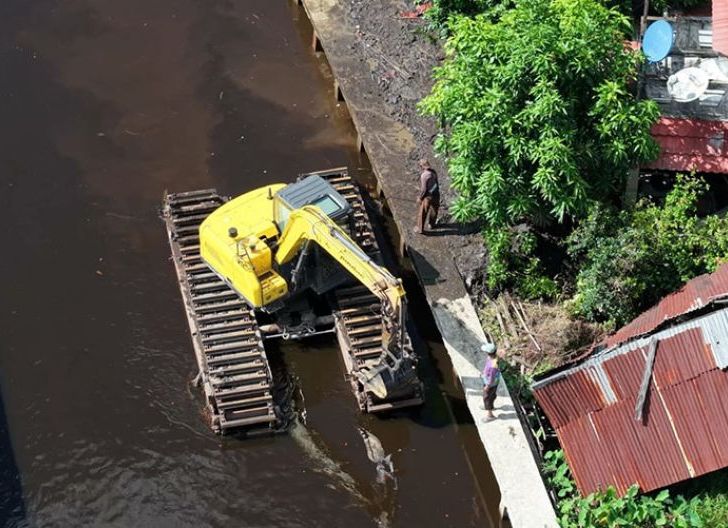 Photo of Pemkot Pontianak Percepat Penanganan Banjir, Siapkan Pompa dan Normalisasi Drainase