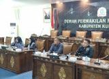 Photo of Raker dengan Dinas Terkait, Derahman Soroti Kedisiplinan Guru dan Desak Perbaikan Pendidikan Karakter di Sekolah