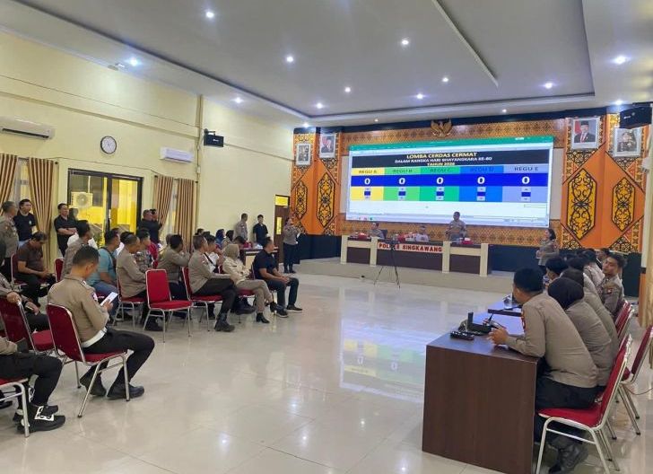 Photo of Polres Singkawang Semarakkan Hari Bhayangkara ke-80 Melalui Lomba Cerdas Cermat Antar Personel