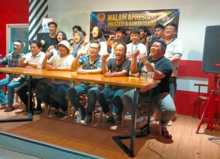 Photo of Atlet Pertina Singkawang Raih 7 Mendali Dalam Kejurprov Tinju