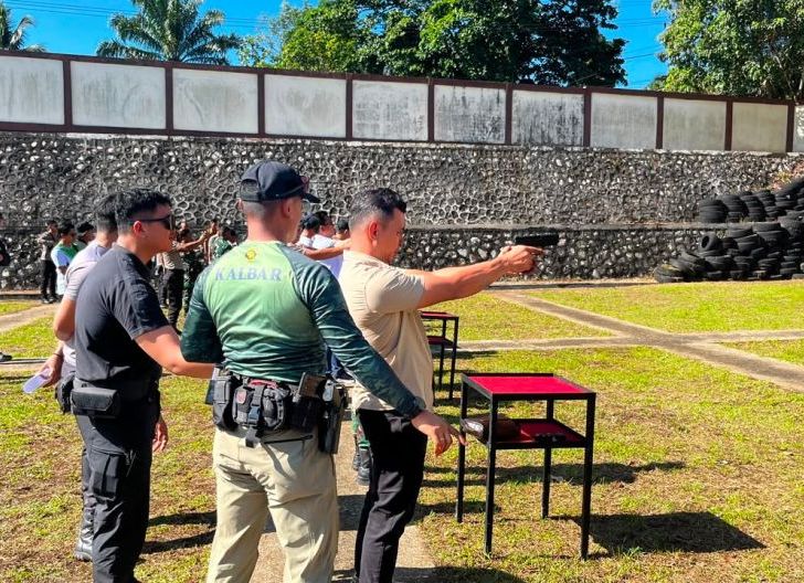Photo of Brimob Kalbar Dukung Sukses Lomba Menembak Hari Bhayangkara Ke-80 Polres Sanggau, Pererat Sinergitas Antarinstansi
