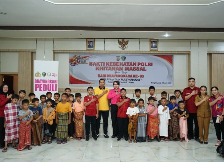 Photo of Polres Bengkayang Gelar Khitanan Massal dan Cek Kesehatan Gratis bagi Warga