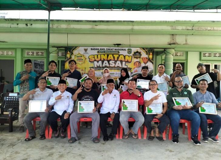Photo of Baznas Singkawang Berikan Penghargaan Kepada 16 Tenaga Medis Khitan