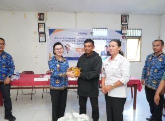 Karolin Himbau Warganya Tak Usah Ribut Soal Bantuan