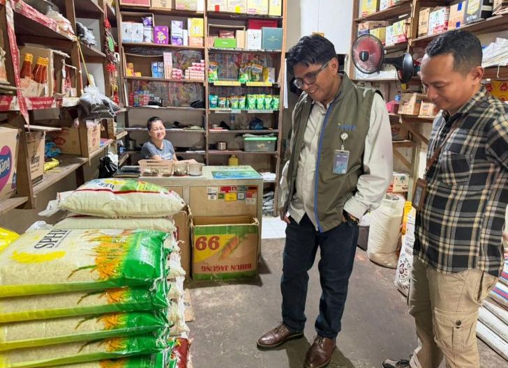 Photo of BULOG Kalbar Jamin Pasokan Pangan Aman, Harga Beras SPHP dan MINYAKITA Tetap Terkendali