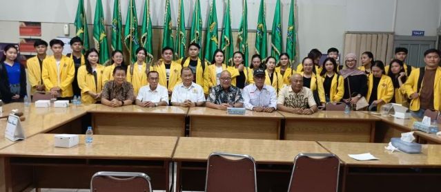 Mahasiswa UPB Belajar Pengambilan Keputusan Langsung di Kadin Kalbar