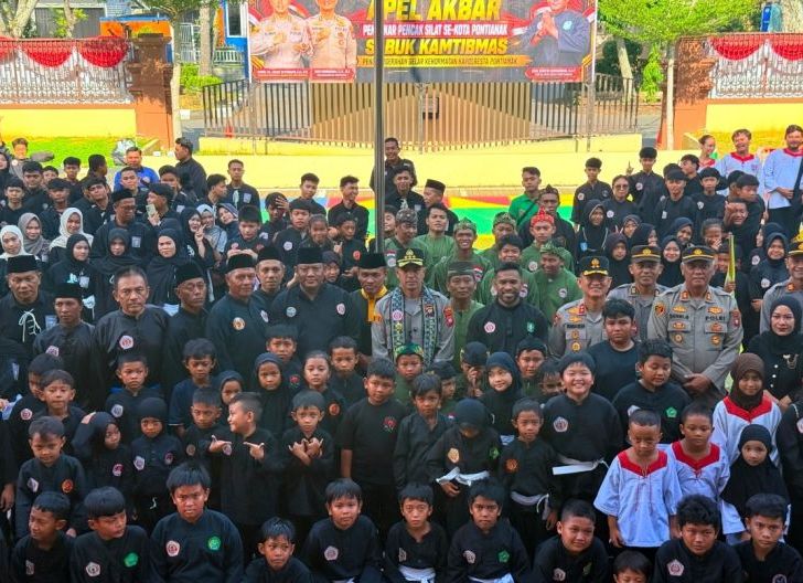 Photo of Kapolresta Pontianak Terima Gelar Kehormatan dari IPSI Kota Pontianak pada Apel Akbar Sabuk Kamtibmas Jelang HUT Polri yang ke 80
