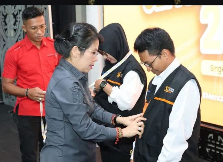 Photo of Wali Kota Singkawang Ajak Warga Berikan Data Yang Benar Saat Sensus Ekonomi