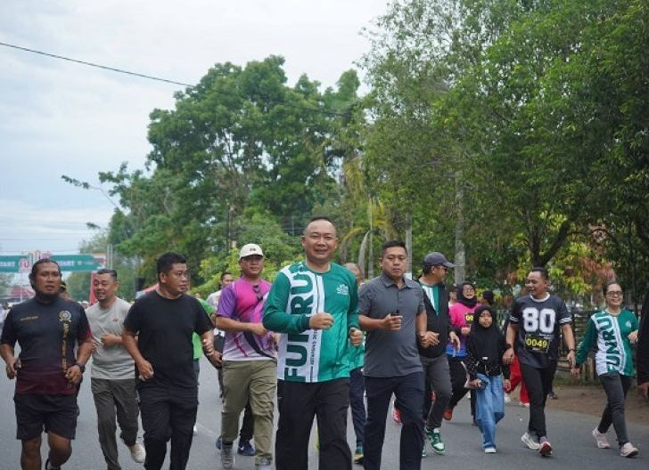 Photo of Bupati Ketapang Ajak Masyarakat Hidup Sehat dan Aktif Berolahraga