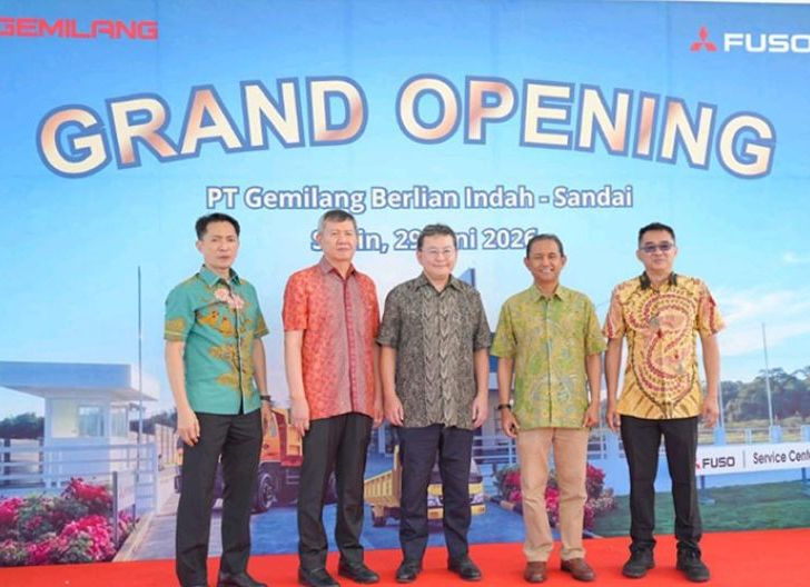 Photo of Wujudkan Zero Down Time di Kalimantan Barat, Mitsubishi Fuso Resmikan Fuso Service Center Ketiga di Sandai