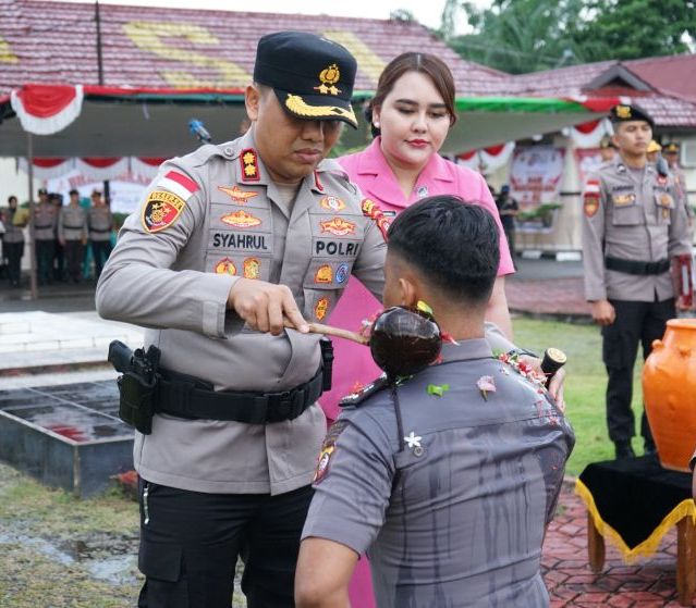 Kapolres Bengkayang Minta 61 Personel Naik Pangkat Tingkatkan Profesionalisme