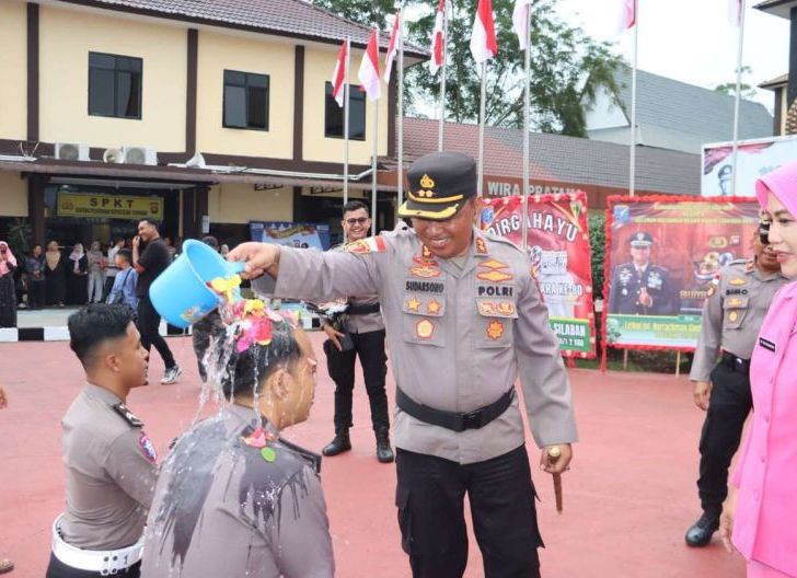 Photo of Pimpin Korps Rapor Kenaikan Pangkat 50 Personel, AKBP Sudarsono Tekankan Integritas dan Profesionalisme