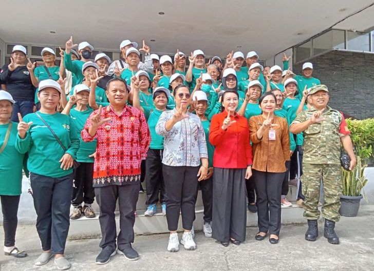 Photo of Wujud Dukungan terhadap Pelayanan Kesehatan Masyarakat, Danramil 1210-01/Menjalin Hadiri Khitanan Massal dan Cek Kesehatan Gratis