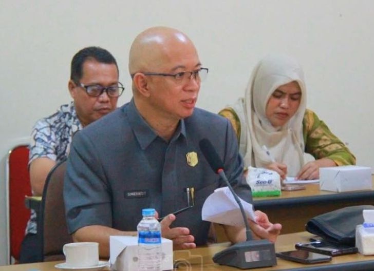 Photo of Anggota DPRD Singkawang Minta Penjelasan PLN Terkait Pemadaman Listrik Akhir-Akhir Ini