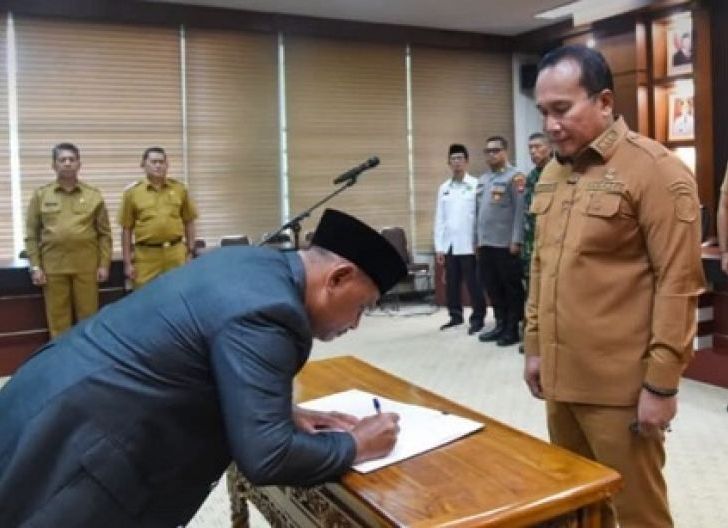 Photo of Sujiwo Kukuhkan Pengurus FKUB Kubu Raya 2026–2031