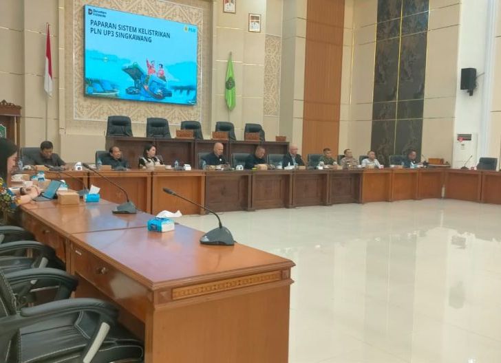 Photo of DPRD Singkawang Fasilitasi Hearing Aliansi Masyarakat Bersama PLN