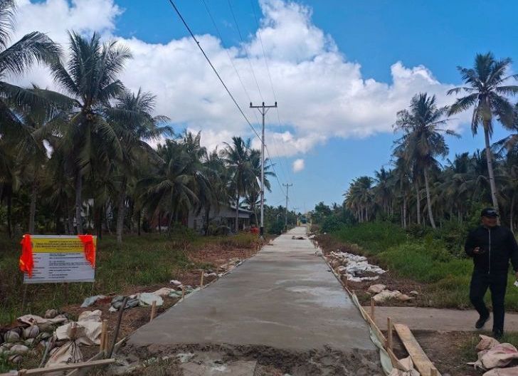 Photo of Warga Sungai Jawi Antusias Sambut Pembangunan Jalan Poros di Batu Ampar
