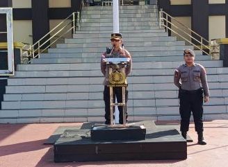 Wakapolres Sanggau Tekankan Disiplin dan Kesiapsiagaan Personel Saat Pimpin Apel Pagi