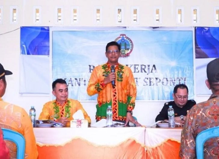 Photo of Wabup Amru Lakukan Pembinaan ASN di Kecamatan Seponti