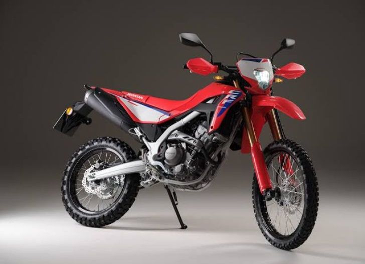Photo of Honda CRF250R Antar Valrossi Raih Podium Perdana di MX2 Kejurnas Motocross 2026 